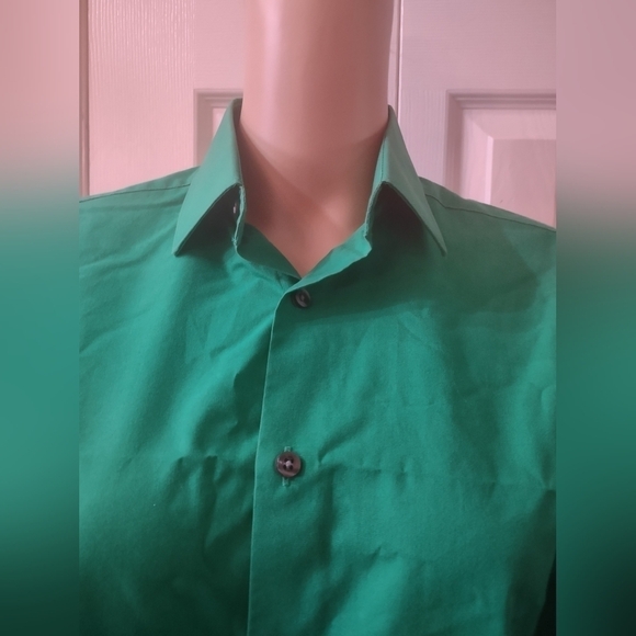 J Ferrari Slim fit men's button up shirt size small 14-14.5 neck 32/33 - Picture 2 of 3